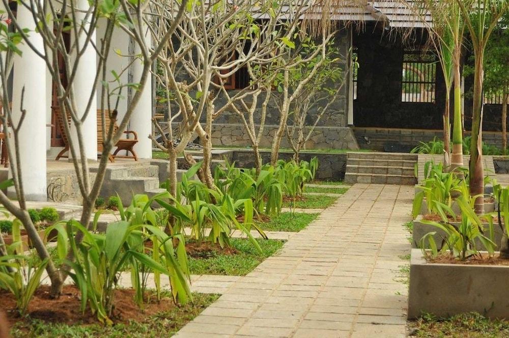Yala Oga Reach Hotel Tissamaharama Dış mekan fotoğraf
