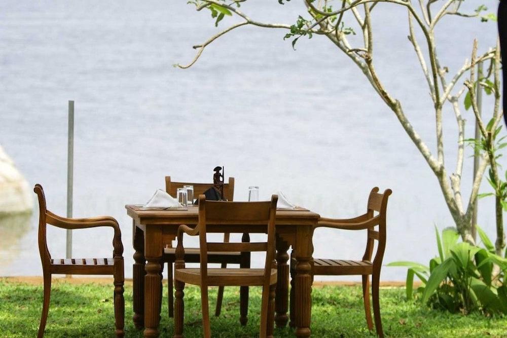 Yala Oga Reach Hotel Tissamaharama Dış mekan fotoğraf