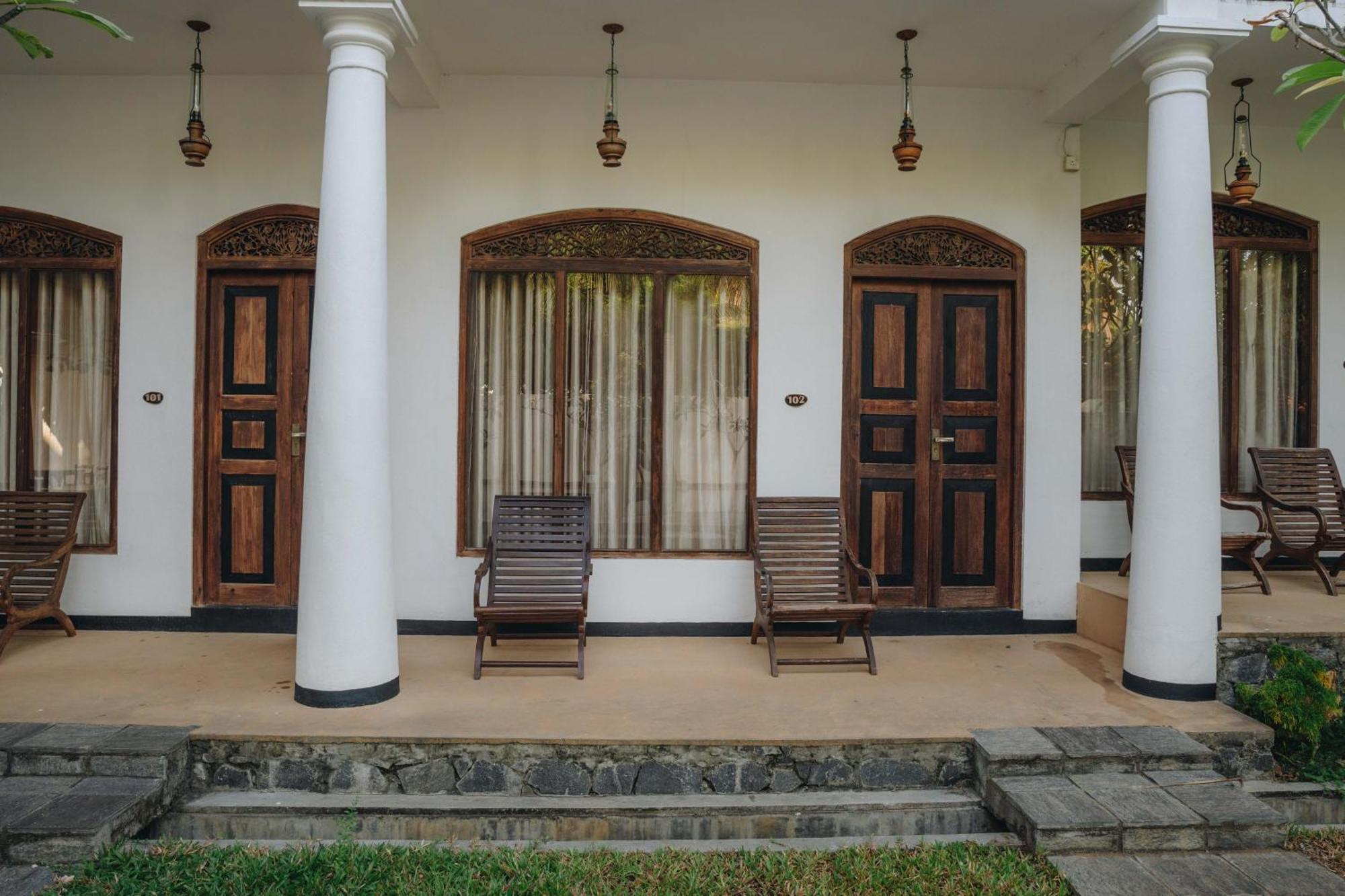 Yala Oga Reach Hotel Tissamaharama Dış mekan fotoğraf