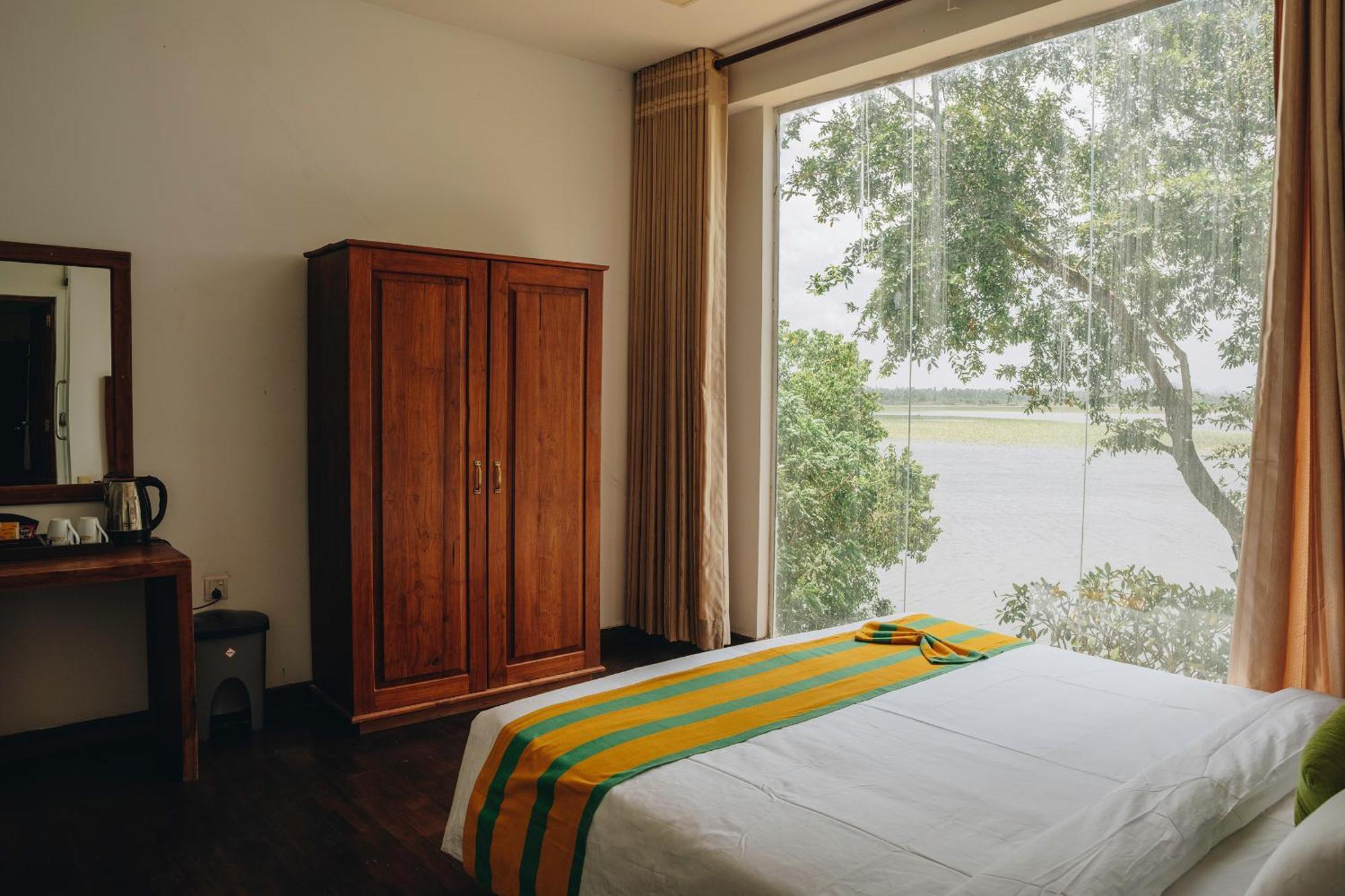 Yala Oga Reach Hotel Tissamaharama Dış mekan fotoğraf
