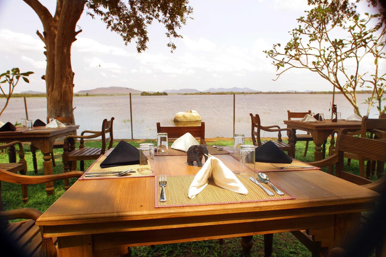 Yala Oga Reach Hotel Tissamaharama Dış mekan fotoğraf