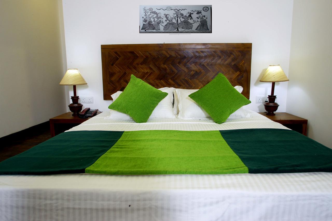 Yala Oga Reach Hotel Tissamaharama Dış mekan fotoğraf