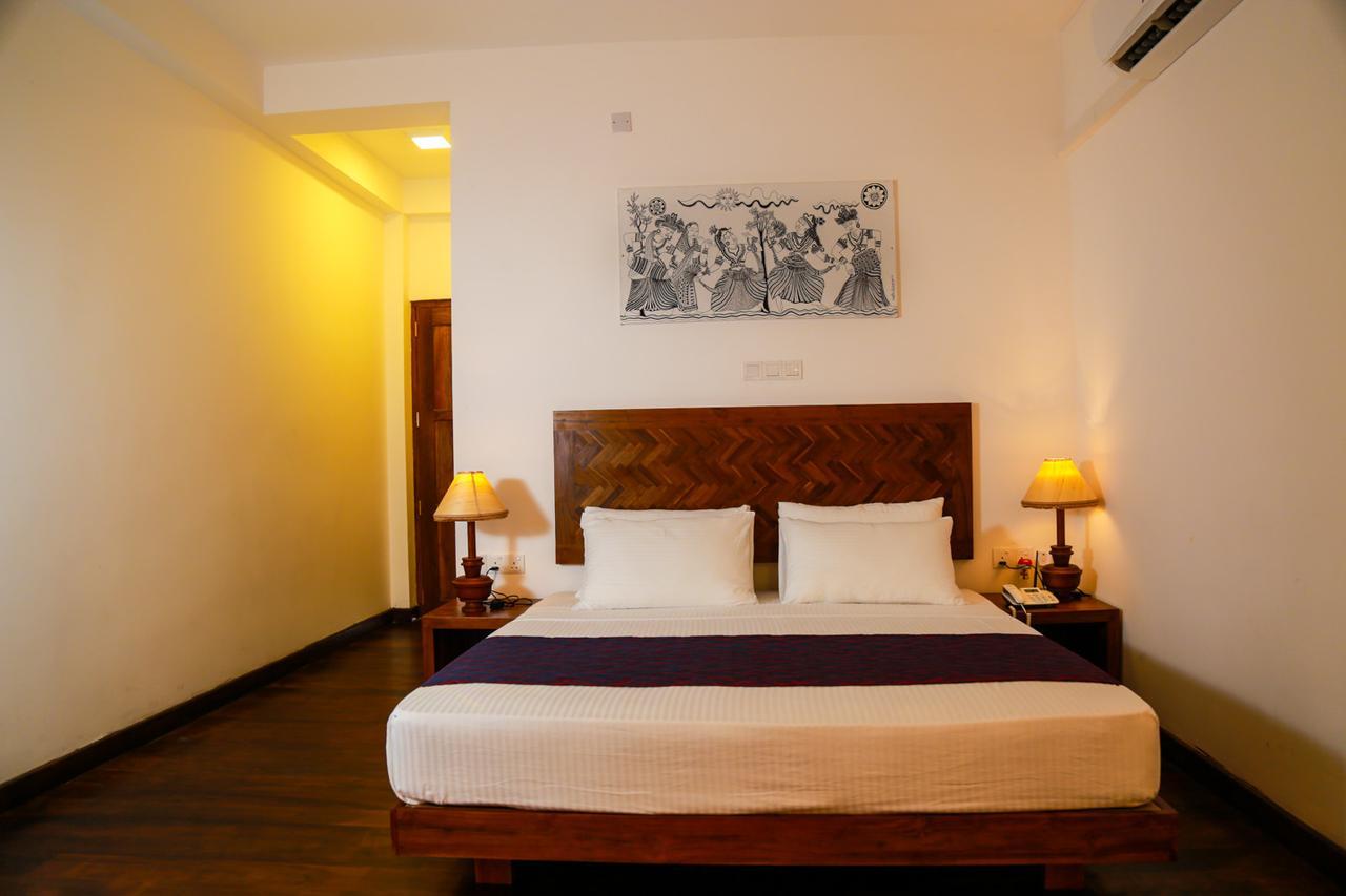 Yala Oga Reach Hotel Tissamaharama Dış mekan fotoğraf